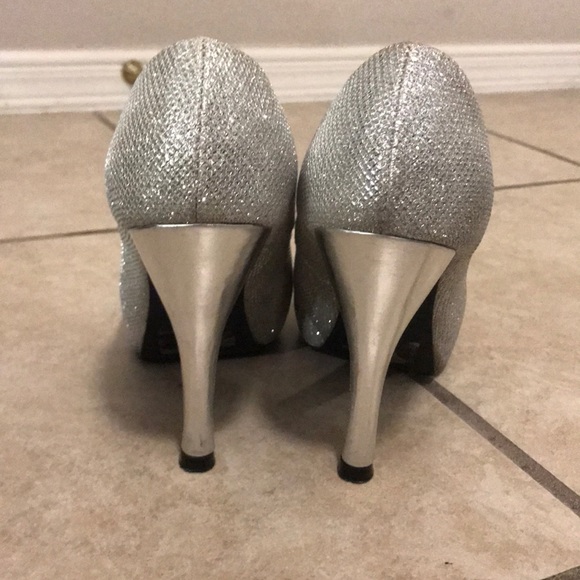 Quipid Silver Glitter Heels - Picture 2 of 8